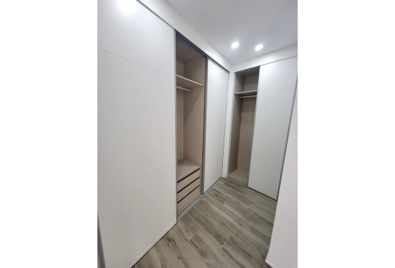 Resale - Apartment / flat - Torrevieja - Playa del Cura