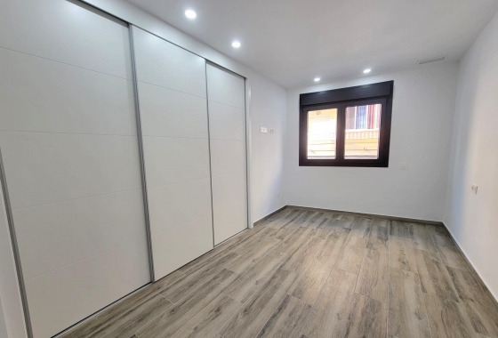 Resale - Apartment / flat - Torrevieja - Playa del Cura