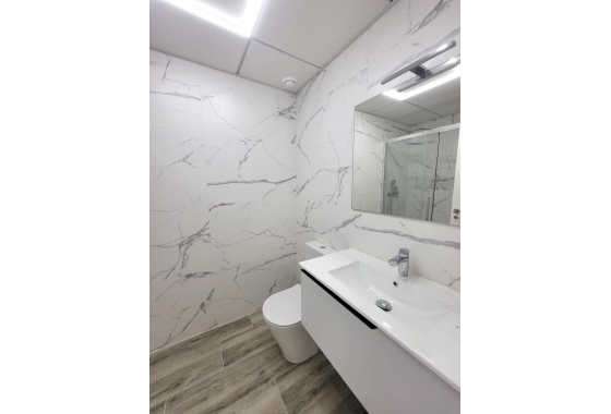 Resale - Apartment / flat - Torrevieja - Playa del Cura