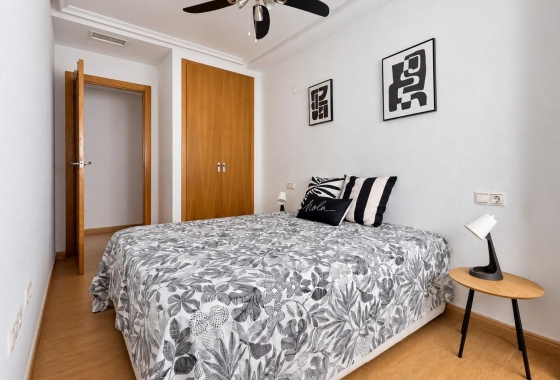 Reventa - Apartamento / piso - Torrevieja - Centro - Muelle Pesquero