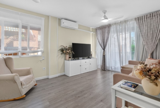 Resale - Apartment / flat - Torrevieja - Costa Blanca