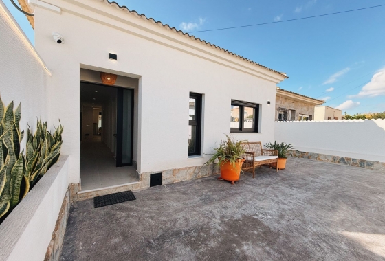Reventa - Villa - Torrevieja - La Siesta - El Salado - Torreta