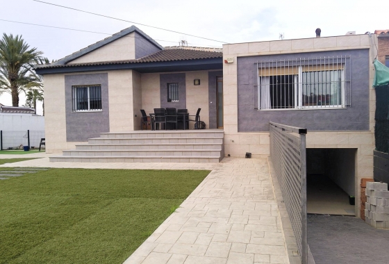 Herverkoop - Villa - Torrevieja - Los Altos