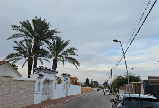 Herverkoop - Villa - Torrevieja - Los Altos